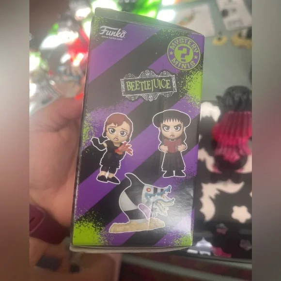 Funko Mystery Minis Beetlejuice Vinyl Figure Set of 3 - Picture 6 of 8